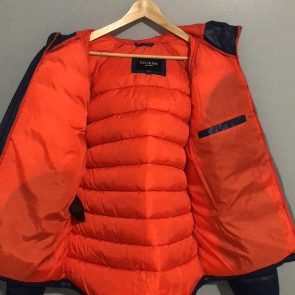 Large Men’s Guess Puffer - Picture 4 of 5